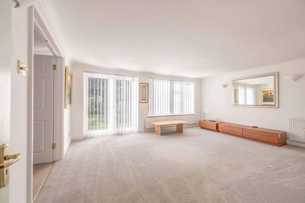 Milton Avenue, Gerrards Cross, SL9 photo 3