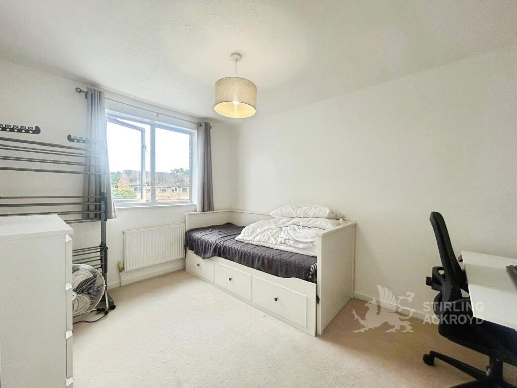 House in Waverley, Cranleigh - More