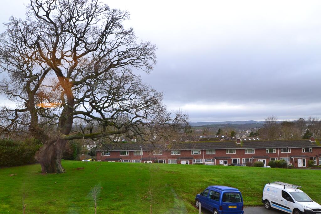 2-bed flat on Topsham, Exeter, £235,000