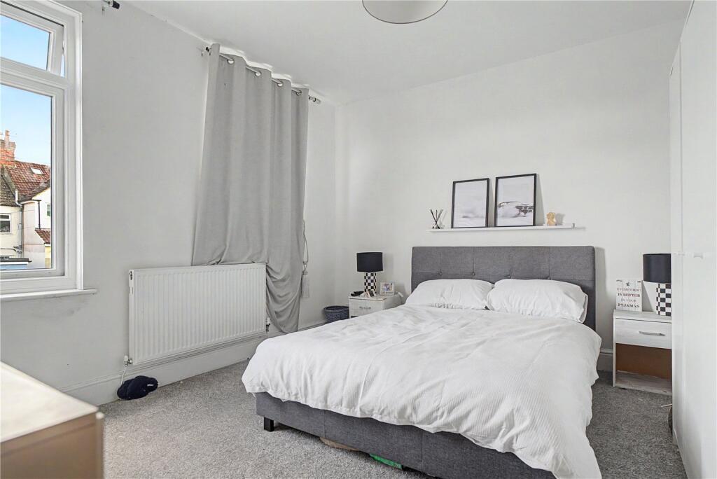 House in Swindon - View 5