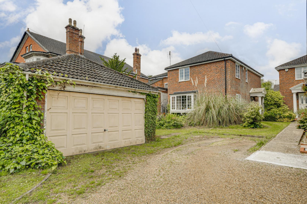 Main image of property: Stoke Road, Leighton Buzzard