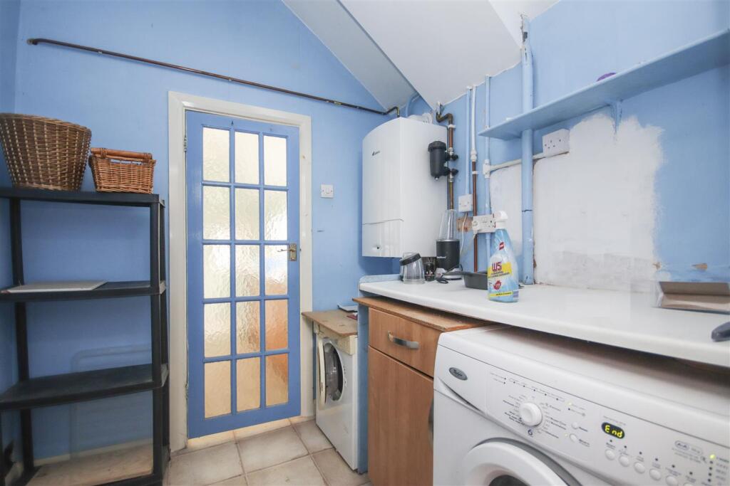 House in Higham Ferrers, North Northamptonshire - More
