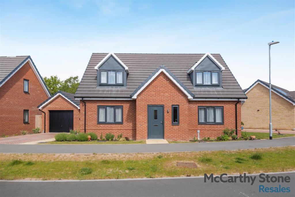 Main image of property: Hotchkin Gardens, Woodhall Spa, LN10 6AQ