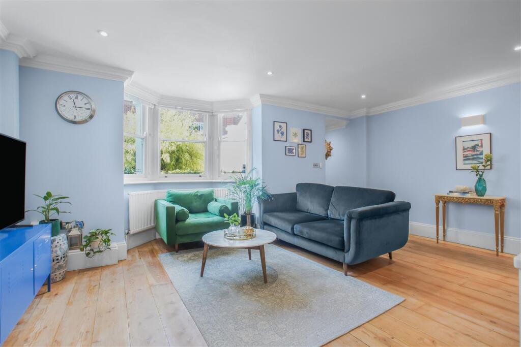 Apartment in London - More