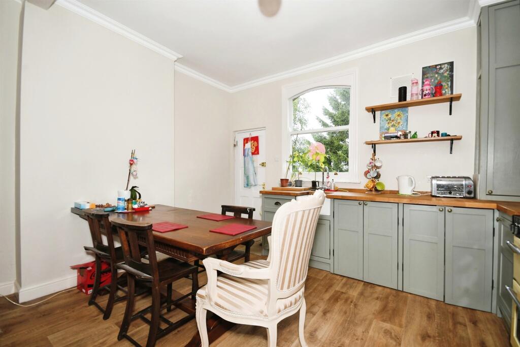 Apartment in Sheffield, South Yorkshire - View 6