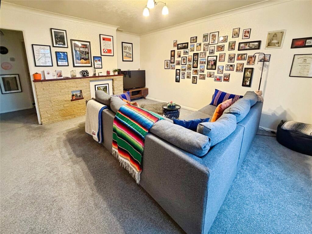 19, Malham Close, Lincoln, Lincolnshire, LN6 photo 3