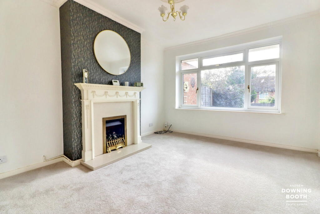 House in Lichfield, Burntwood - More