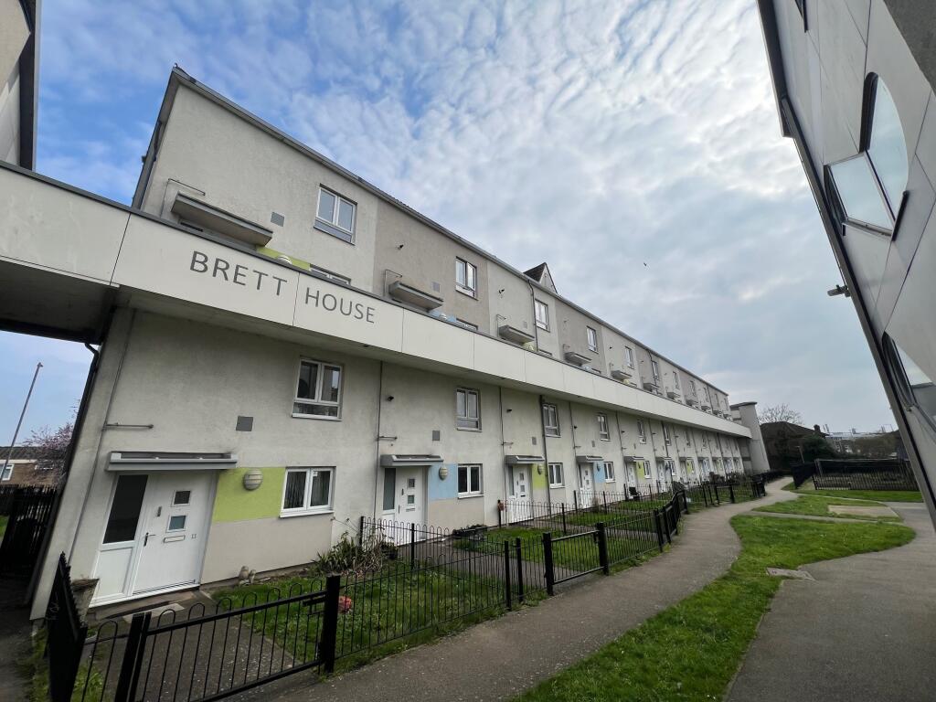 Main image of property: Coopers Walk, Cheshunt, WALTHAM CROSS