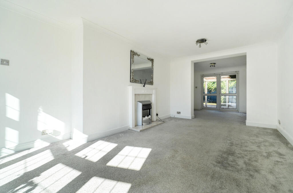 House in Old Windsor, Windsor and Maidenhead - View 3