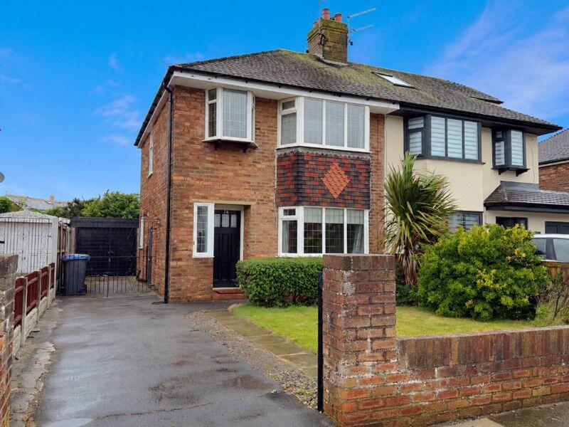 3-bed semi-detached on Rossall Grange Lane - Fleetwood - FY7 8AD, £175,000