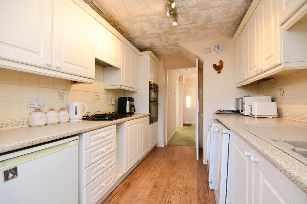 Gloucester Avenue, Moulsham Lodge, Chelmsford photo 4