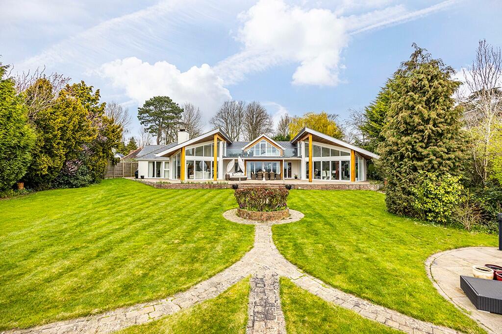 Main image of property: Cropwell House, Cropwell Road, Radcliffe on Trent, Nottinghamshire NG12 2JG