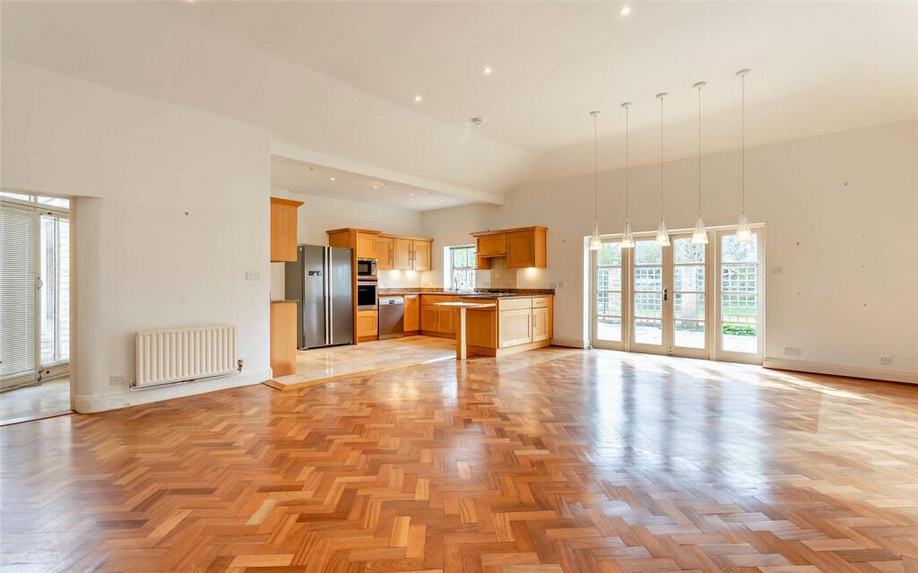 House in Stevenage - View 4