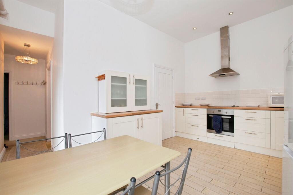 Apartment in Amesbury - View 3