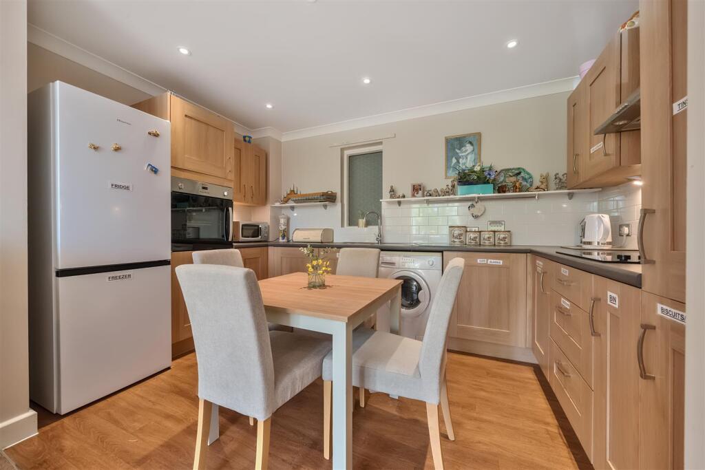 3, Shipton Road photo 3