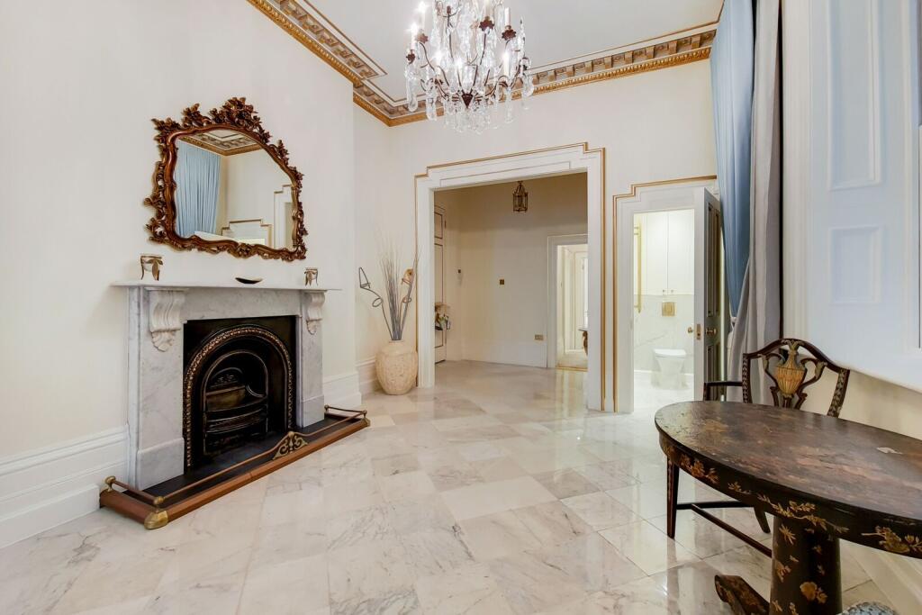 Apartment in London, City of Westminster - More