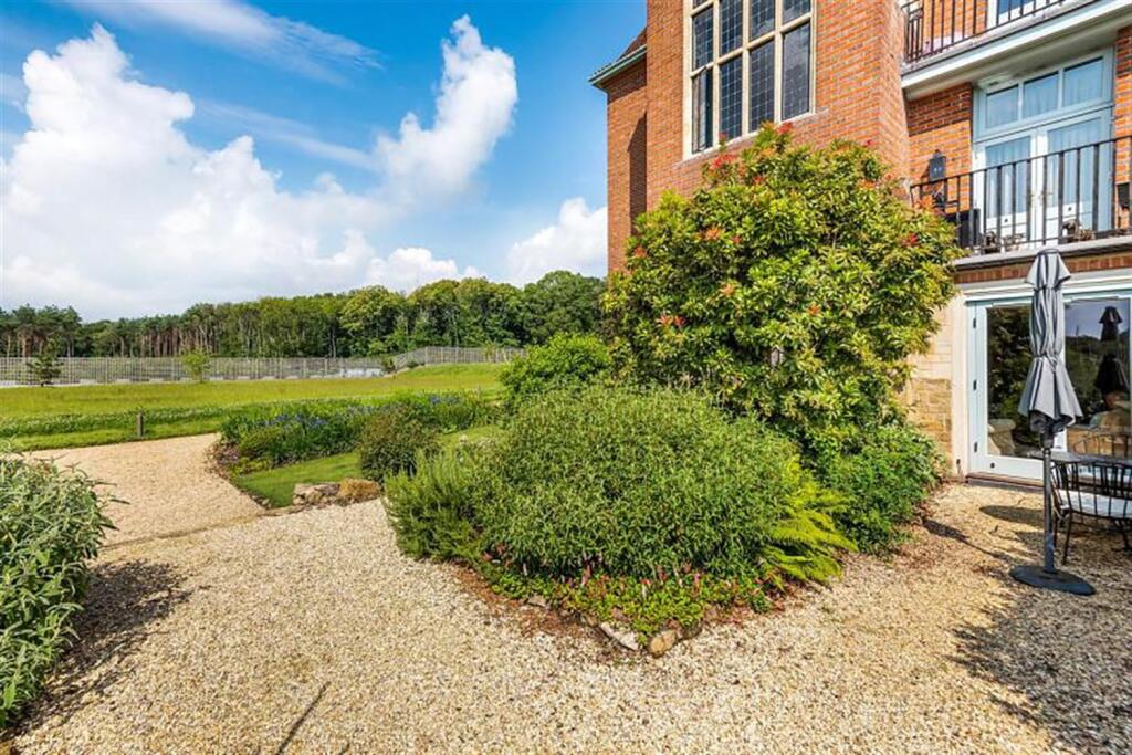 Property photo 8