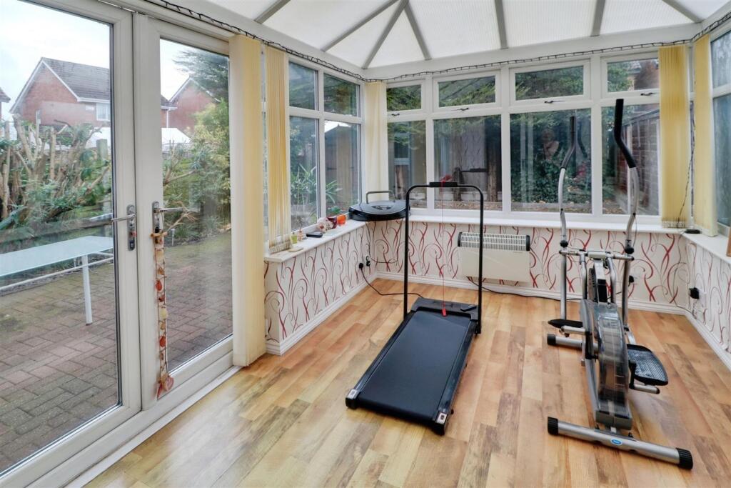 House in Bradfield Green, Leighton - View 5