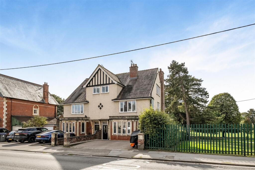 House in Chippenham, Hardenhuish, Sheldon - View 3