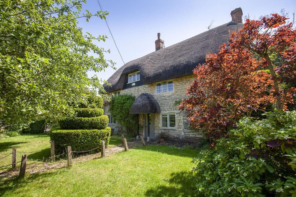 4-bed detached on Fifehead Magdalen, £680,000