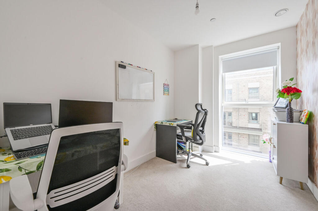 Apartment in London - View 5