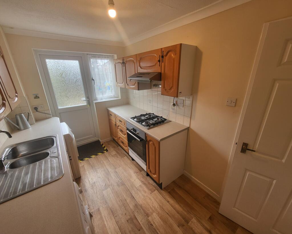 Holland Way, Newport Pagnell photo 4