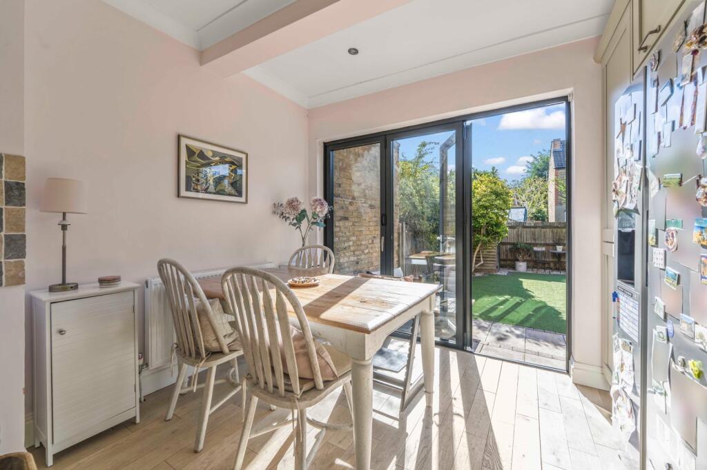 House in London - View 5