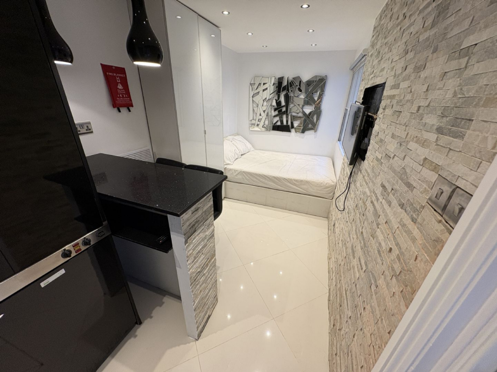 Studio flat for rent