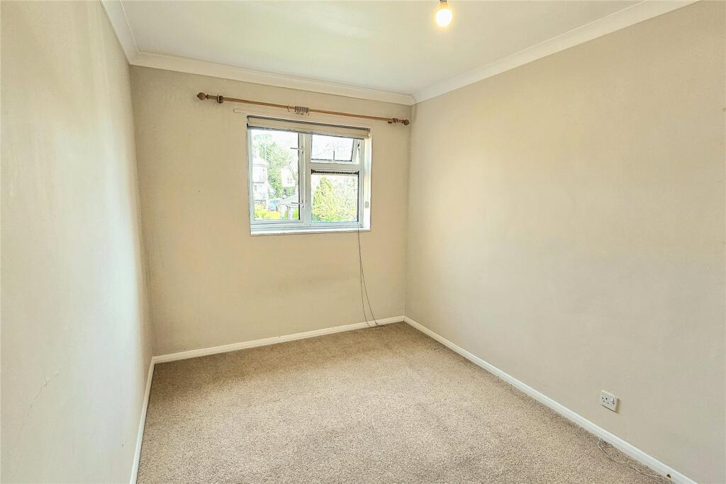 Apartment in Surrey Heath, Camberley - View 6