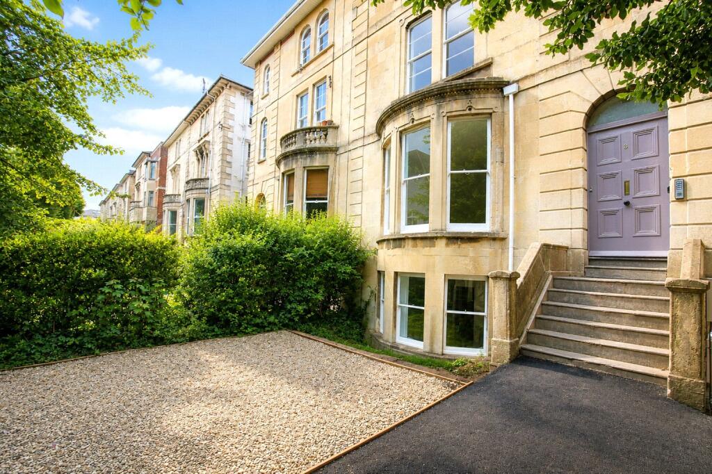 Apartment in Bristol - More