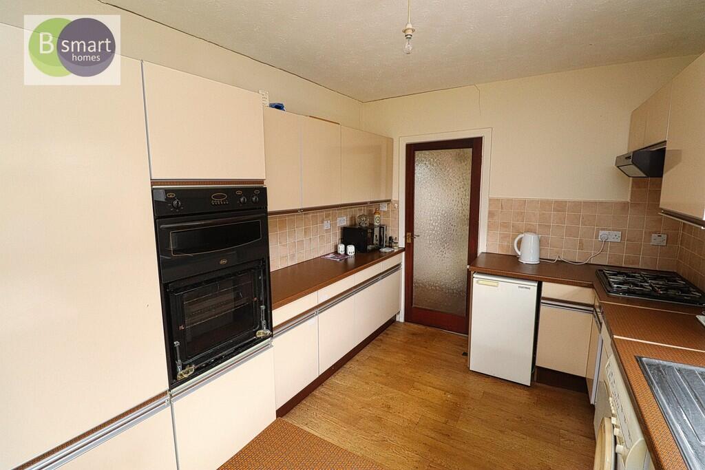 Rockcliffe Drive, Wadworth photo 4