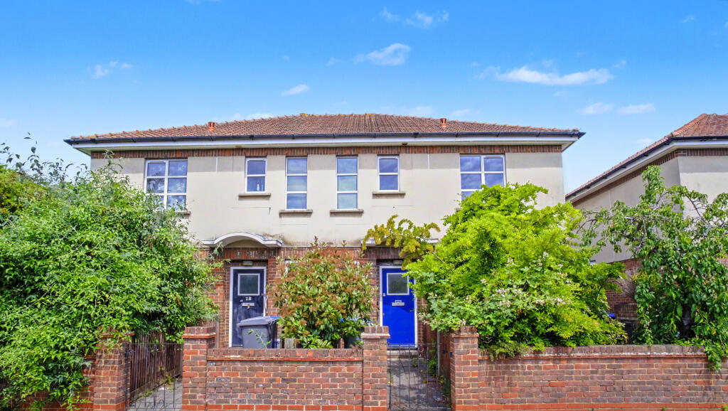 Main image of property: Flat B, 4 Chesham Street, Neasden, London, NW10