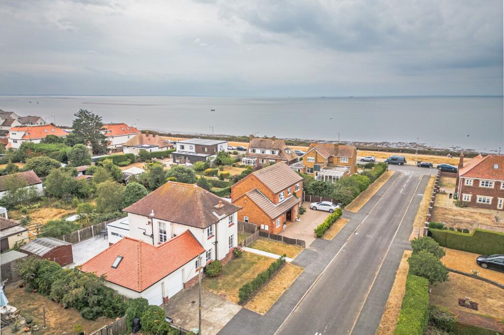Spacious Detached Coastal Family Home in Hunstanton photo 4