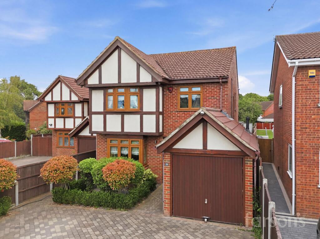 Main image of property: High Road North, Laindon, SS15