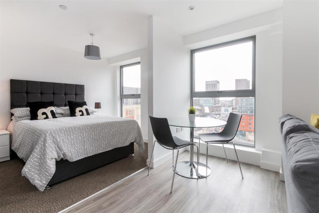 Apartment in Birmingham, Chinese Quarter, Jewellery Quarter - View 3