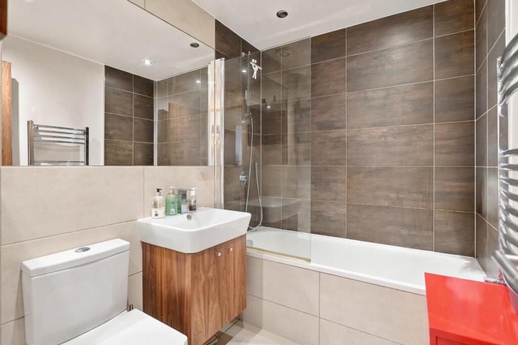 Apartment in London - More