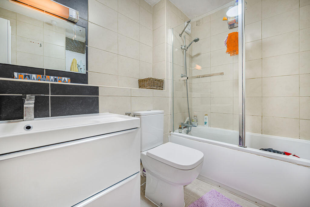Apartment in Dartford - View 4