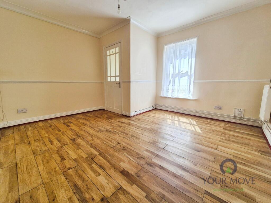 House in Wealden, Polegate - More