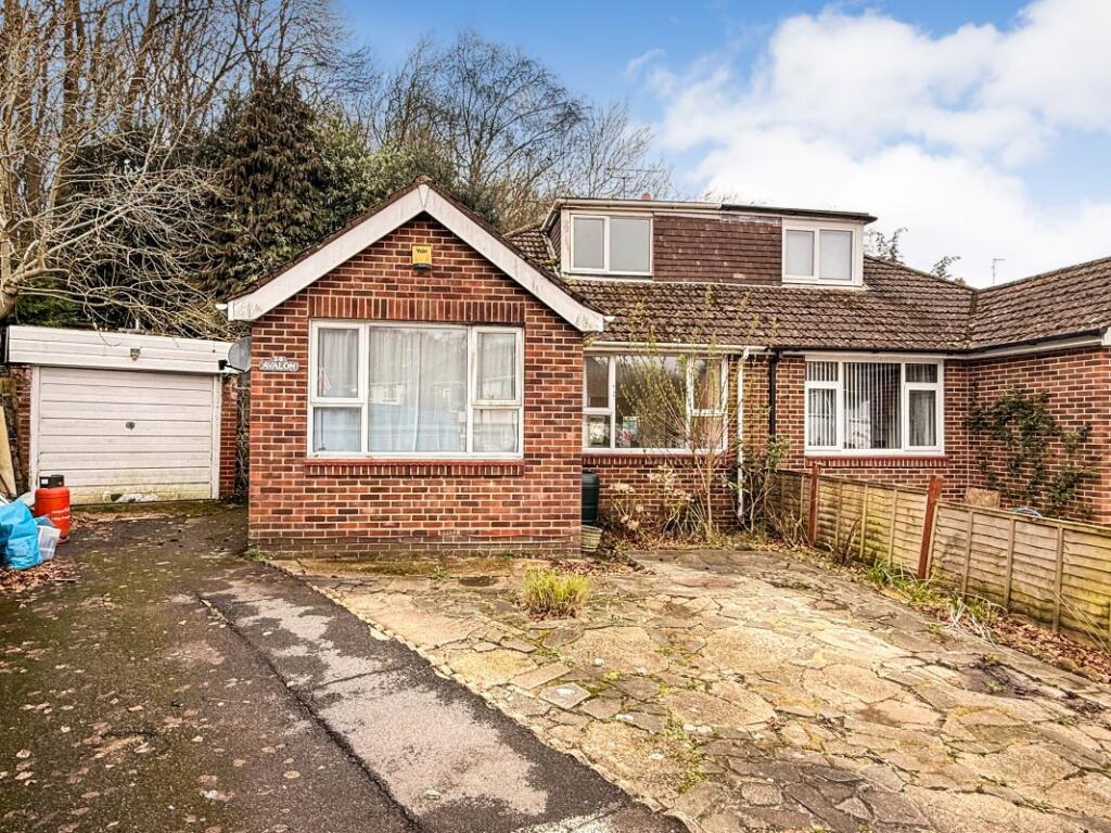 Main image of property: 26 Hinton Crescent, Southampton, Hampshire, SO19 6GT