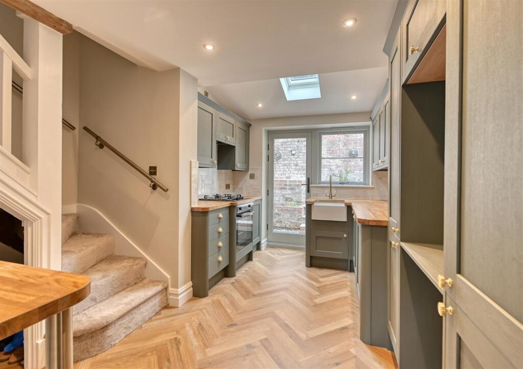 9 Hollybush Road, Bridgnorth photo 4