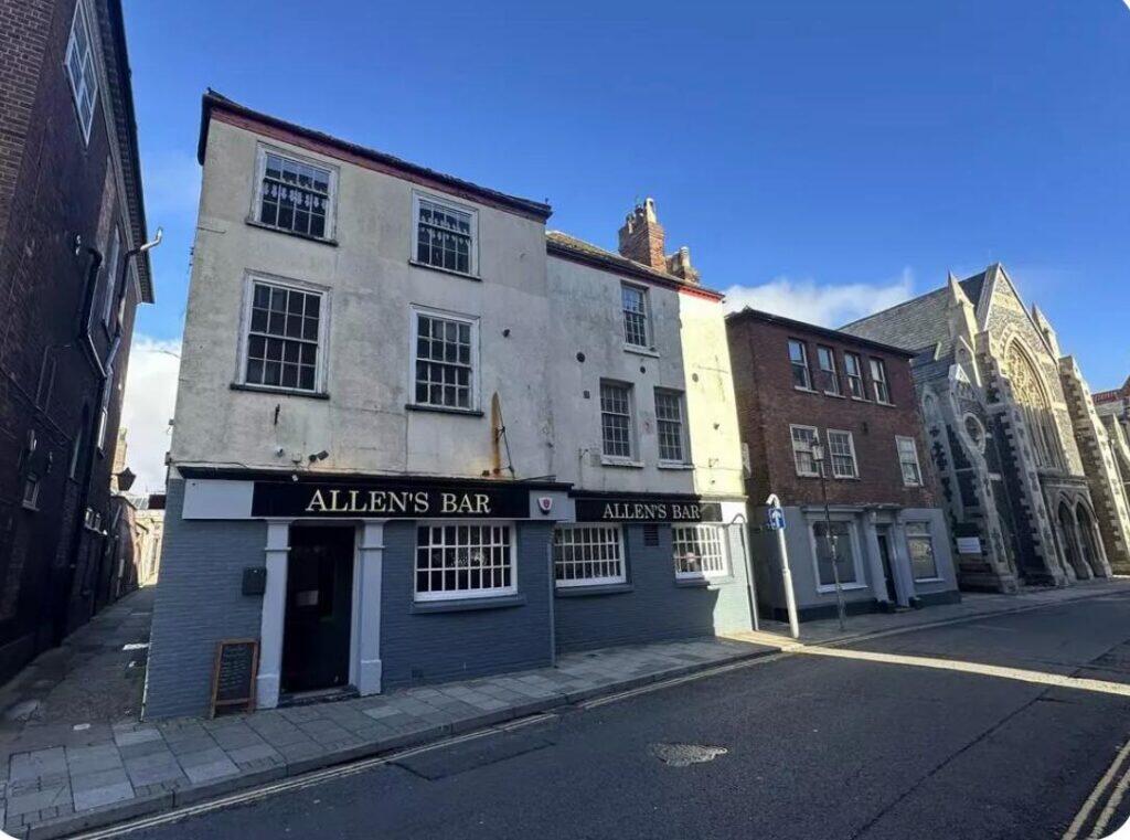 Main image of property: Allens Bar, Great Yarmouth