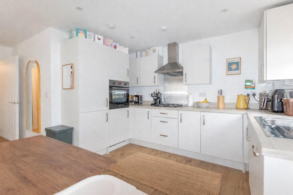 Apartment in Somerset - View 3