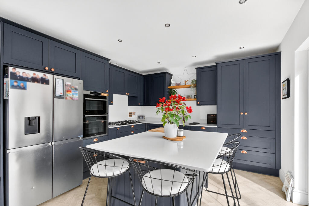House in Bracknell - View 2