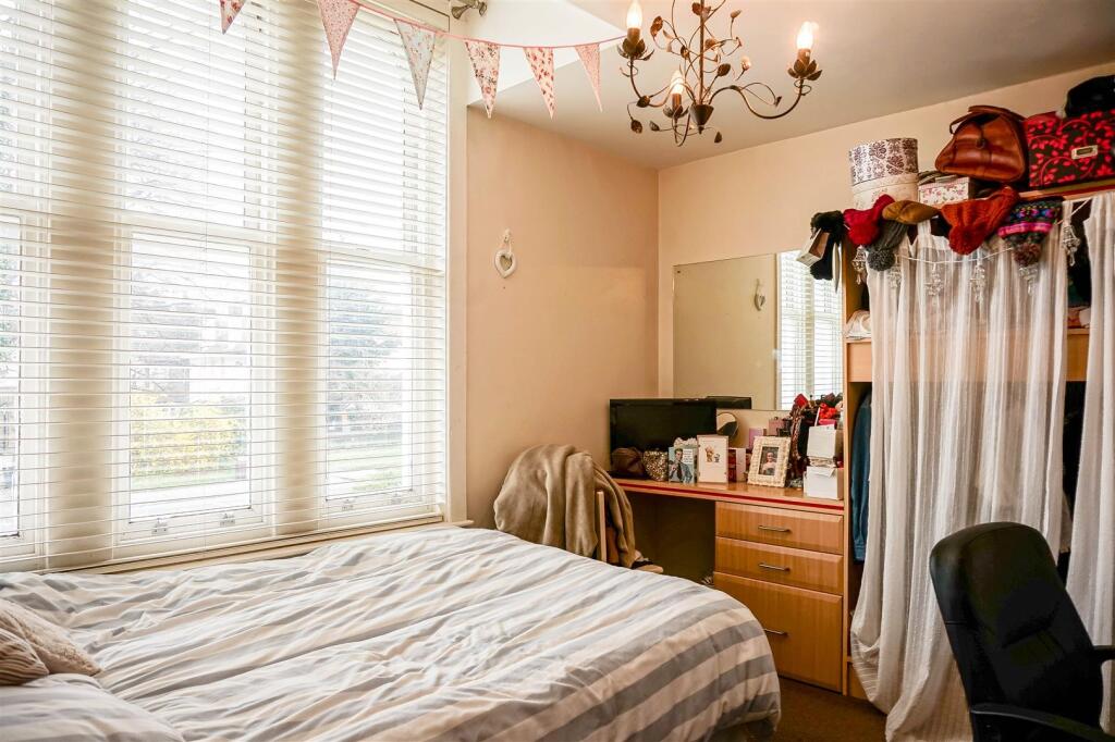 Apartment in Leeds - More