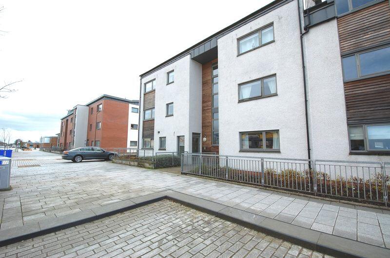 1-bed flat on Drip Road, Stirling, £75,000