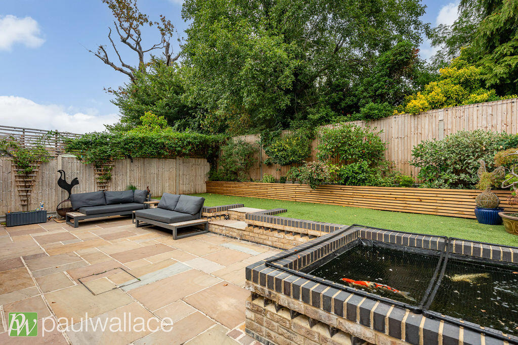 House in Enfield - More