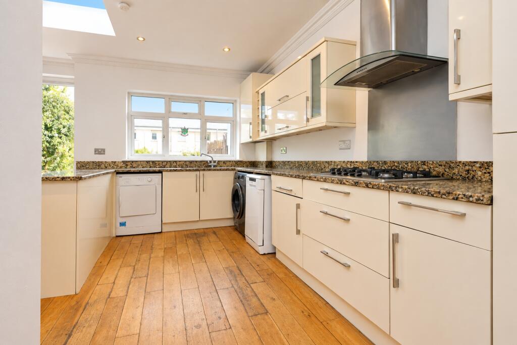 House in London - View 5