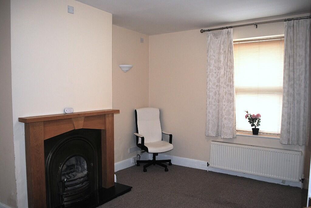 ***a Large, 2 Bedroom House With Garden And Gated Parking*** photo 3