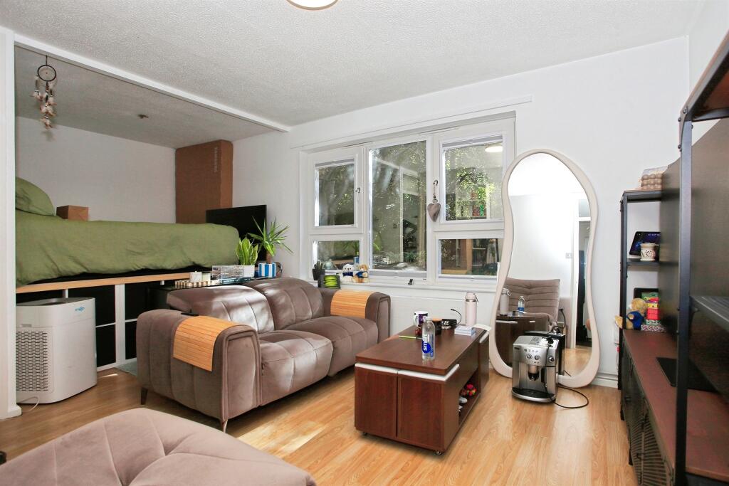 Apartment in Peterborough, Bretton - View 2