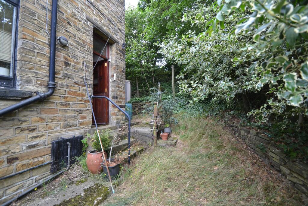 House in Bradford, West Yorkshire - View 5